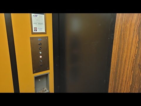 [EL] Boring & Tiny 1976 Dover Traditional Hydraulic Elevator at The Cline Building (Hickory, NC)