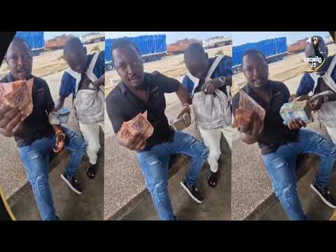 Excited Man Flaunts Bundle of Naira After Exchanging 800 Cedis