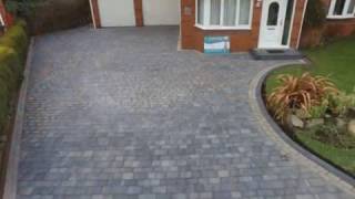 View this stunning driveway we installed in Sunderland. Using the beautiful Beamish Cobble in a granite colour, finished with a natural grey border.