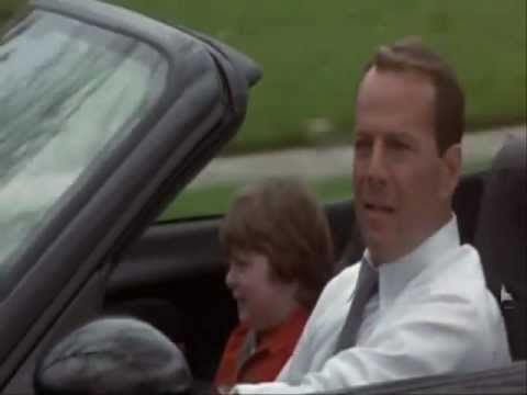 ke llamen a una ambulancia