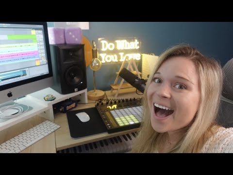 TIKTOK FILMING STUDIO!