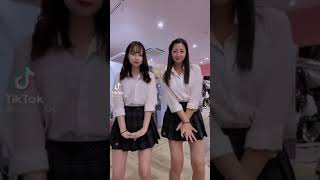 この足と乳揺れどう？