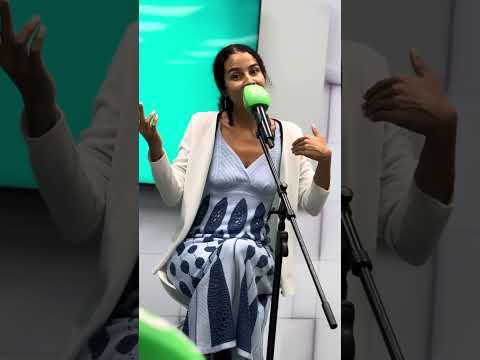 LAURA CATARINA CANTA VANDER LEE E CONVERSA COM DANIELLA DE LAVÔR 