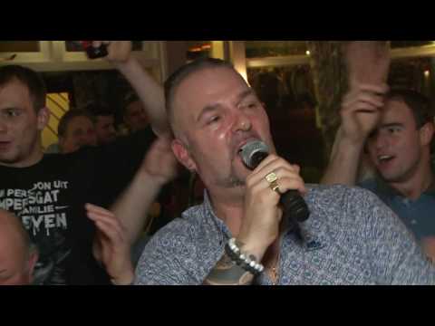 Edrie  In dit café Youtube