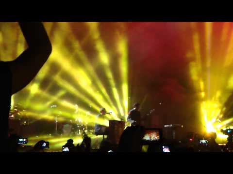 Coldplay @ Optimus Alive 11 - Fix you