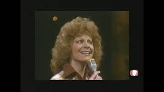 Reba McEntire - "I'm Not That Lonely Yet" (Live 1982)