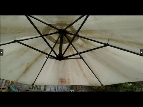 So ersetzen oder entfernen Sie die Abdeckung eines Terrassenschirms