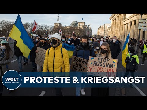 UKRAINER und UKRAINERINNEN in DEUTSCHLAND: Protest und große Angst vor KRIEG