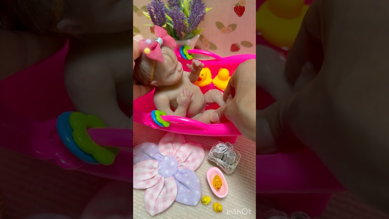 Mini rotina da mini bebê reborn de silicone Sarah mamou, fez cocô e tomou banho #diariodeamorreborn