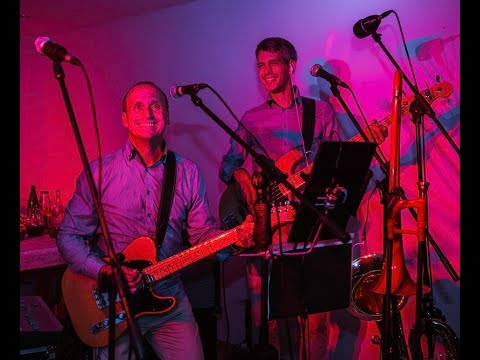 Da nije ljubavi - Razigrani muzikanti (v živo)