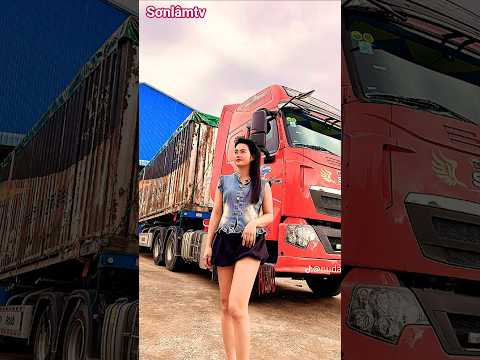 “Gây Sốt Mạng Xã Hội! Cô Gái Nghệ An Một Mình Lái Container 800km Vào Tâm Lũ Phú Yên!”