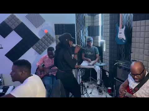 #wendi on live…..@hillsnvines 😊 enjoy