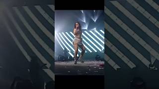 Download lagu Sunidhi Chauhan Live 🔥 | Mehboob Mere mp3
