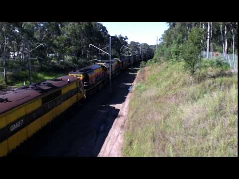 SSR coal train C503-S317-GM27-BRM002-BRM001 lead a NW service through Booragul