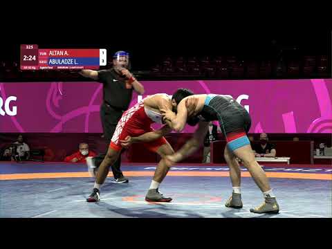 1/8 GR - 63 kg: A. ALTAN (TUR) v. L. ABULADZE (GEO)