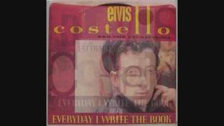 &quot;Everyday I write the book&quot;+&quot;T.K.O.&quot; - Elvis Costello (live)