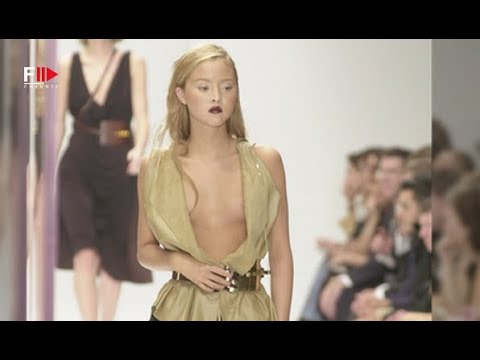 Vintage in Pills FENDI Spring 2001 - Fashion Channel
