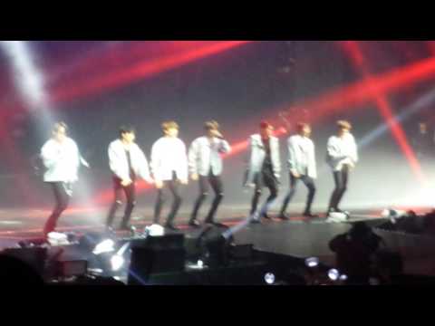 "AM I WRONG" @ BTS THE WINGS TOUR IN ANAHEIM DAY 1 PT. 4/72