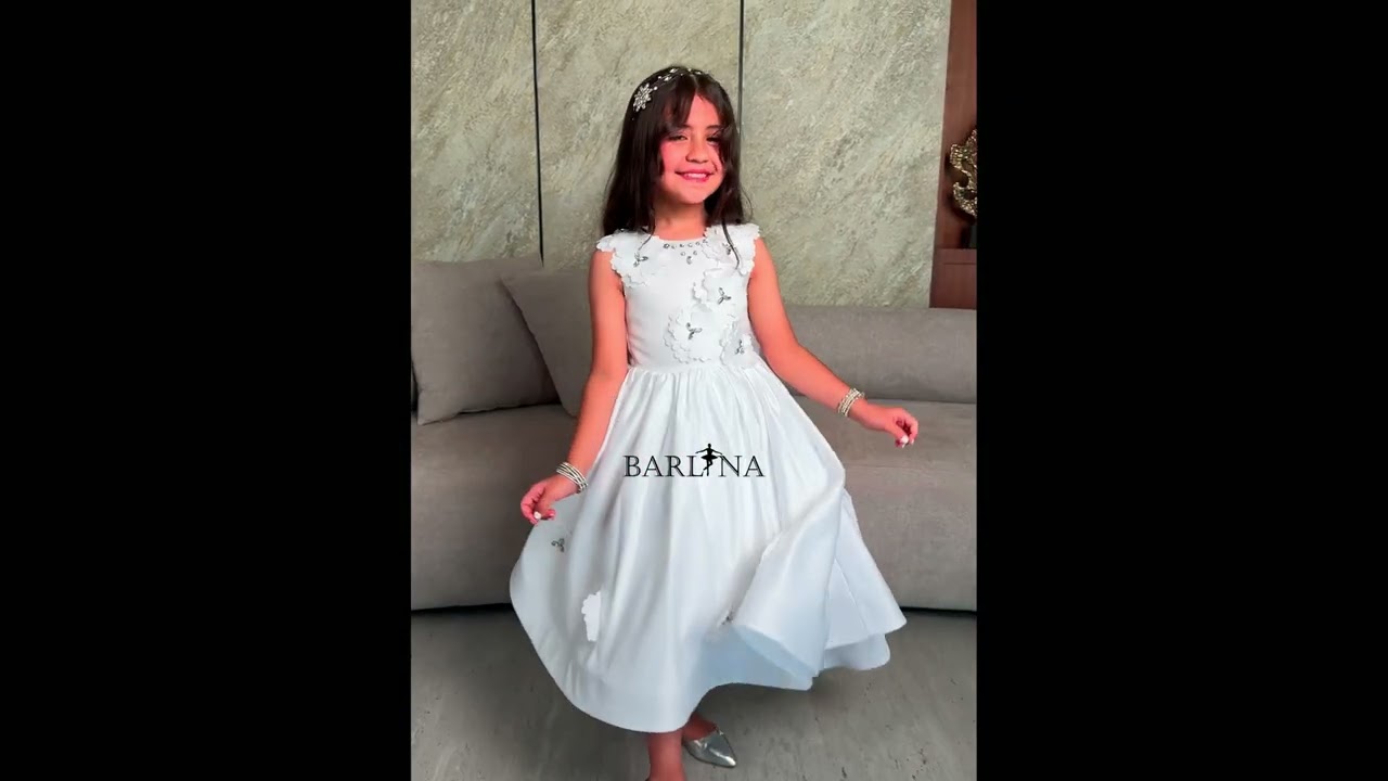 Girls' white dress with a tail and open back - 10 years