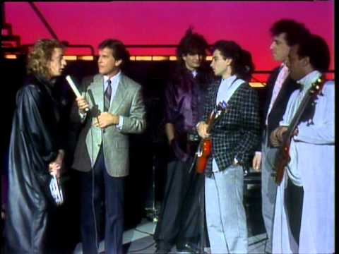 Dick Clark Interviews Julian Lennon - American Bandstand 1986