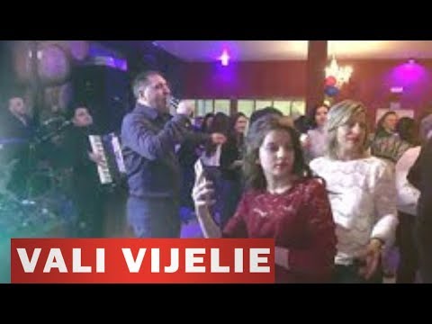 Vali Vijelie – Nu ma lasa Dumnezeu (Hora Live) Video