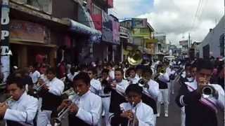 preview picture of video 'Banda CETACH No.2 en desfile Feria Patronal Chimaltenango 2012'