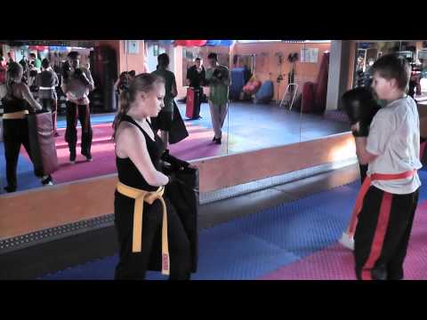 2011-04-06 Kickboxen Junioren - Pratzentraining im Sugambrer Fightclub Würzburg