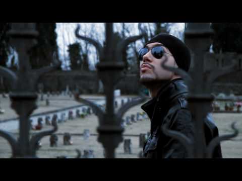 Video thumbnail for A spasso nel cimitero