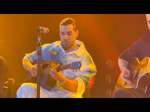 Majid Razavi - Par mizane (unplugged)  مجید رضوی - پر میزنه ، اجرای گیتار در کنسرت