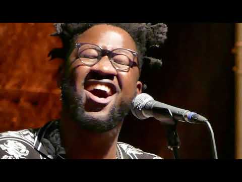 Kelvin Jones - I Need A Dollar  (live)