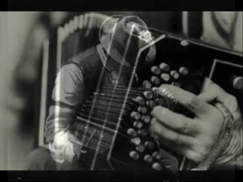 A Media Noche Juan Maglio Pacho y su orquesta canta Carlos Vivan