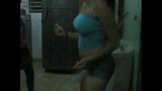 preview picture of video 'Dominicanas meniando sus chapas !'