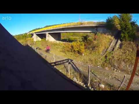 Câmpulung Muscel  - gunoiul e dus cu roaba sub pod