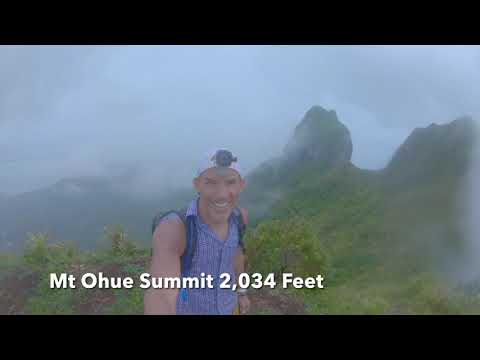 Hiking Ohue/ Mount Pahia