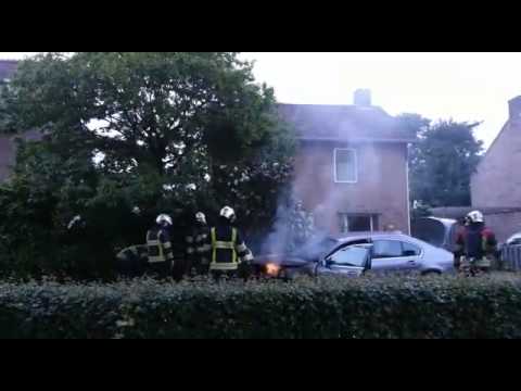 Bmw in brand aan de Milla de Kampenstraat in Rosmalen