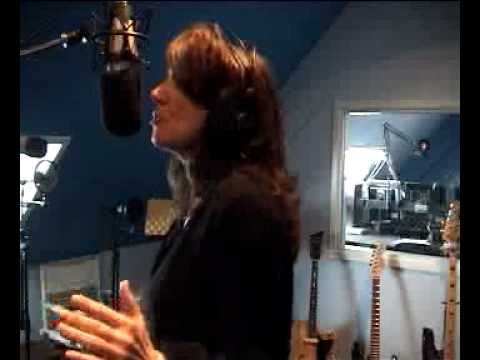 Brigitte Meuwsen - Inside Of Me - Live On Radio 227.mp4