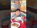 Makan Sesuai Emoji Mukbang