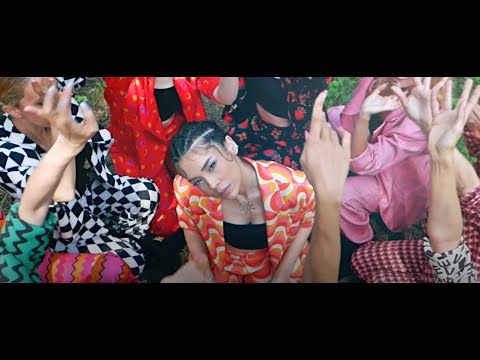 Burcu Aslan — Beş Para Etmez video önizleme