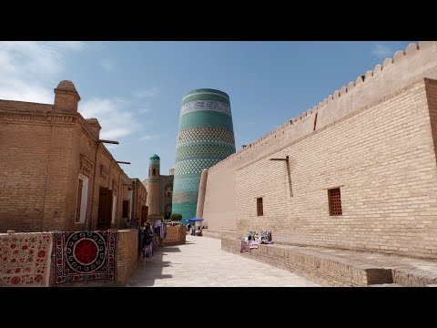 Ouzbékistan, Khiva, Minaret Kalta Minor et Médersas Amin Khan et Rahim Khan