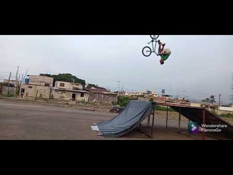 Ahi va nuestro compañero...Se dio duro*