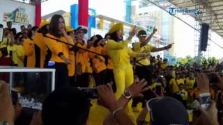 Download lagu Goyang Morena Syahrini Bareng Istri Pejabat Golkar mp3 Download lagu Goyang Morena Syahrini Bareng Istri Pejabat Golkar mp3