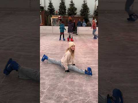 ⛸️ #shortvideo #shorts #iceskating #spagat #christmas #figureskating #eiskunstlauf #eislaufen #bonn