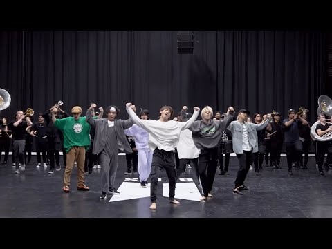 BTS Dancing to Bumpy ride (This cures my depression)