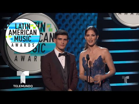 Anitta le da a Brasil un Latin AMAS 2018 por su video Medicina | Latin AMAs | Entretenimiento