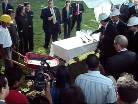 Jaime Gilinski and others at the Panama Pacifico groundbreaking ceremony.