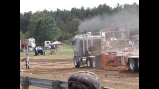 preview picture of video 'Cabover Truck Pulls Morley, MI'