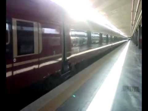 Italo in partenza da Napoli Centrale.mp4