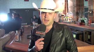Justin Moore on his 6th No. 1 &quot;You Look Like I Need a Drink&quot;