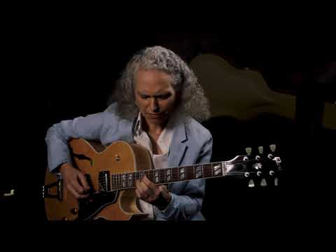 Mimi Fox Performs "Green Dolphin Street " and "Body and Soul" on a Gibson ES-175 Archtop