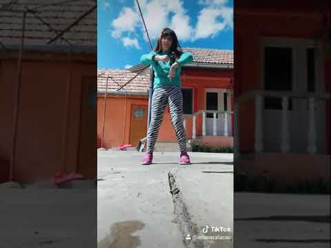 Follow la Raluca tik tok